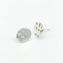 Load image into Gallery viewer, Oasis 2.0 - 925 Sterling Silver Circle Stud Earrings
